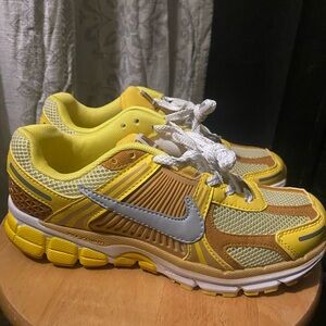 Nike Vomero 5 Yellow Sneaker